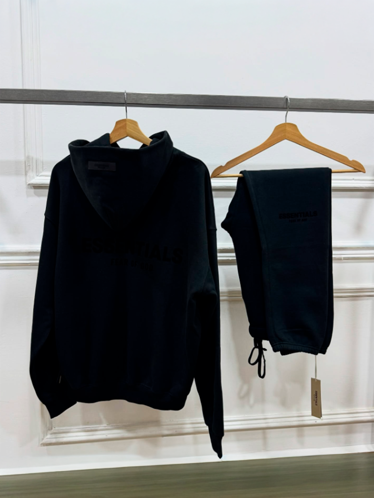 CONJUNTO ESSENTIALS BLACK